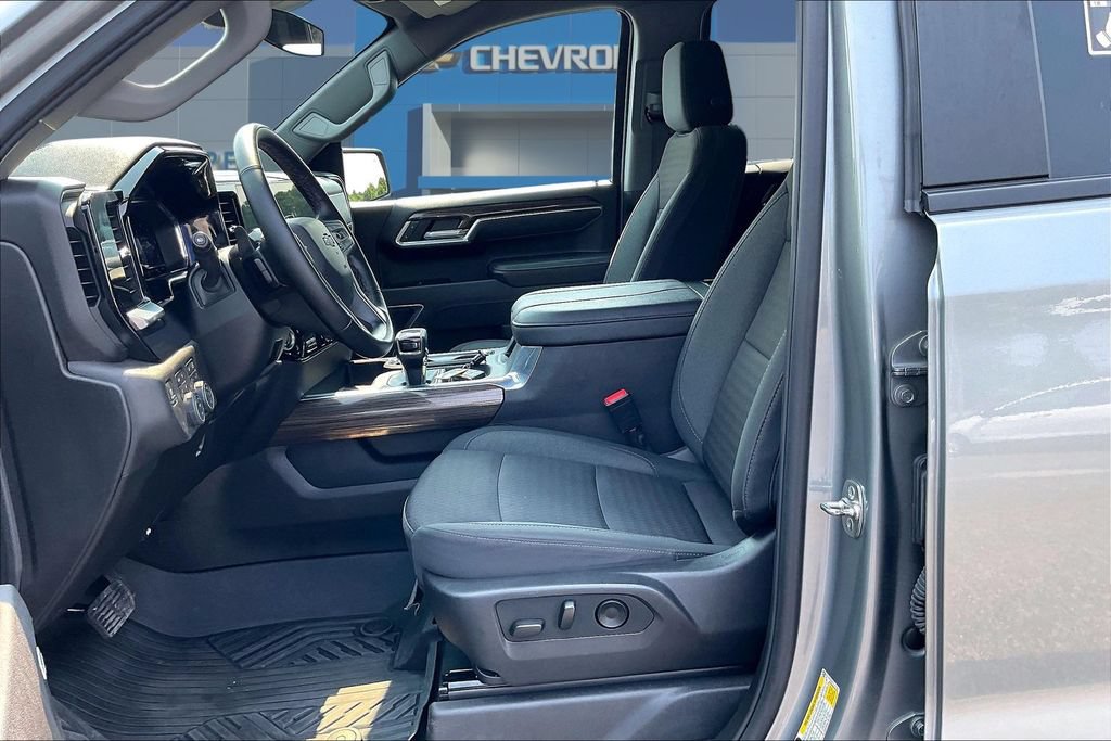 Used 2025 Chevrolet Silverado 1500 RST AWD/4WD image 22