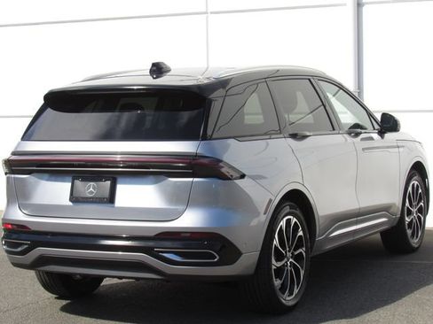 Used 2024 Lincoln Nautilus Reserve w/ Equipment Group 202A AWD/4WD image 6