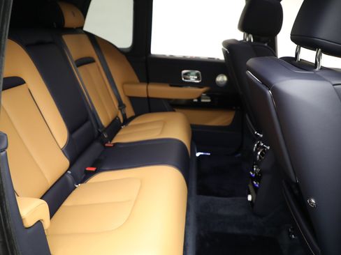 New 2026 Rolls-Royce Cullinan image 26