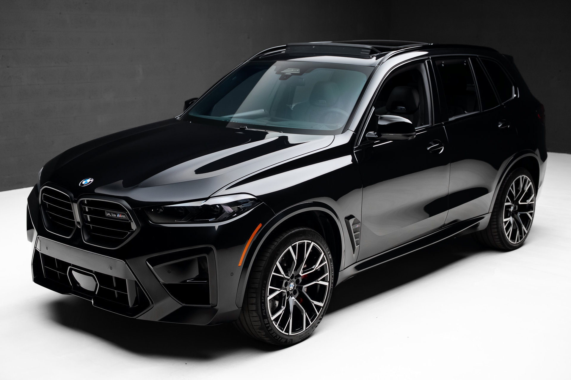 Used 2024 BMW X5 M Competition w/ Executive Package AWD/4WD image 5