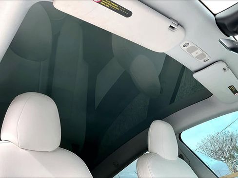 Used 2021 Tesla Model Y Long Range image 13