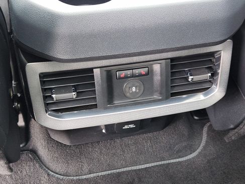 Used 2025 Ford F250 Platinum AWD/4WD image 32