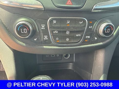 Used 2020 Chevrolet Equinox LT FWD image 16