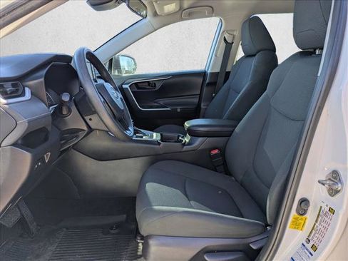 Used 2020 Toyota RAV4 LE image 16