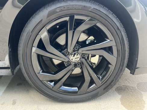 Certified 2026 Volkswagen Jetta SE w/ Black Wheel Package FWD image 11