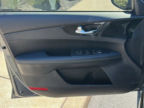 Used 2023 Kia Forte GT-Line w/ GT-Line Premium Package FWD image 14