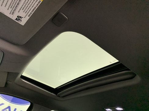 Used 2022 Chevrolet Silverado 1500 LT Trail Boss w/ Convenience Package II image 31