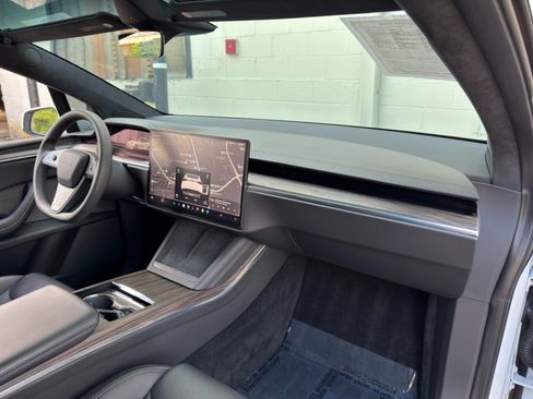 Used 2022 Tesla Model X AWD/4WD image 14
