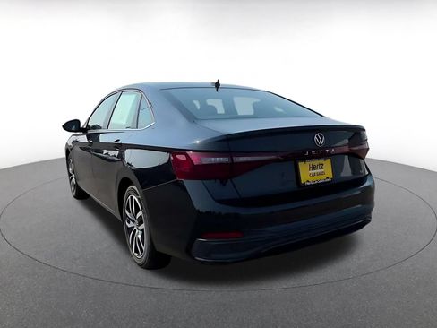Used 2025 Volkswagen Jetta SE FWD image 11