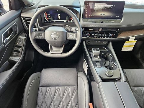 New 2026 Nissan Rogue Platinum image 9