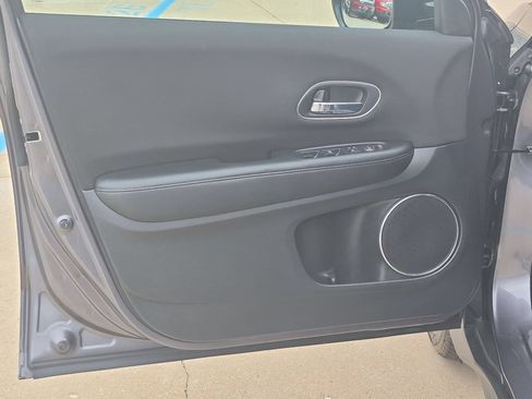 Used 2016 Honda HR-V EX image 12