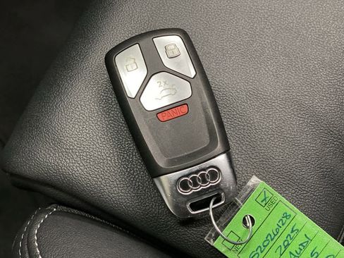 Used 2025 Audi Q5 2.0T Premium image 28