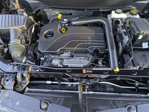 Used 2023 Chevrolet Equinox RS image 36