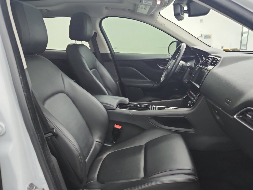 Used 2018 Jaguar F-PACE Premium AWD/4WD image 36