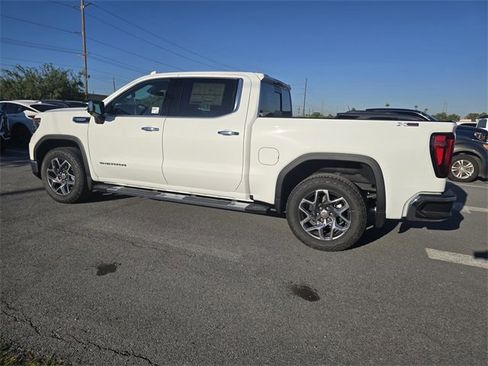 New 2026 GMC Sierra 1500 SLT image 8