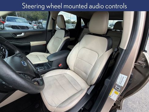 Used 2020 Ford Escape Titanium w/ Titanium Premium Package 2.0 AWD/4WD image 10