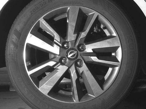 Used 2025 Nissan Versa SV image 15