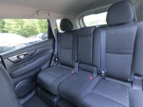 Used 2018 Nissan Rogue SV w/ Premium Package AWD/4WD image 21