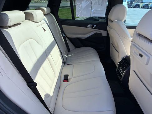 Used 2022 BMW X5 xDrive45e w/ Premium Package image 11