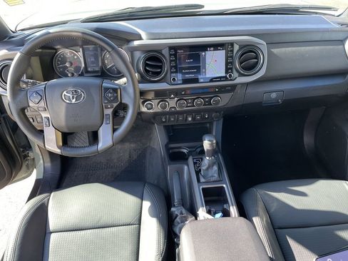 Used 2023 Toyota Tacoma TRD Off-Road w/ TRD Premium Off Road Package image 15