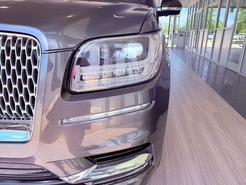 Used 2018 Lincoln Navigator Select w/ Technology Package RWD image 10