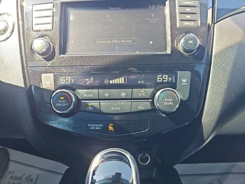 Used 2021 Nissan Rogue Sport SV w/ Technology Package AWD/4WD image 23