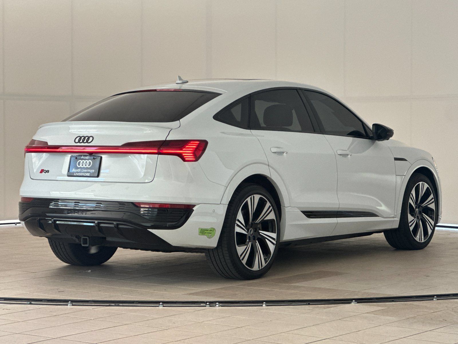 Used 2024 Audi Q8 e-tron Prestige w/ Prestige Package AWD/4WD image 6