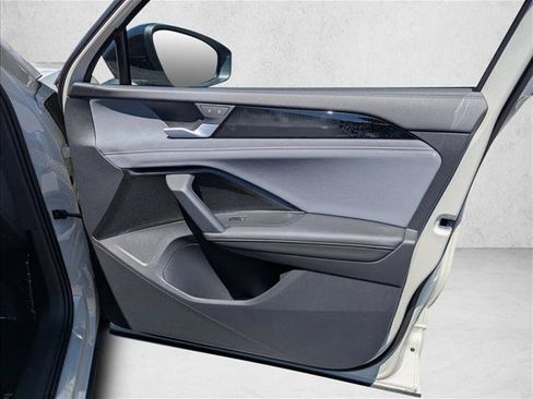 New 2026 Volkswagen Tiguan SE R-Line FWD image 26