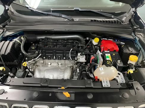 Used 2021 Jeep Renegade Latitude FWD image 16