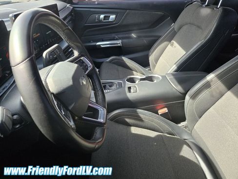 Used 2024 Ford Mustang Coupe image 4