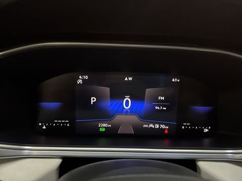 Certified 2025 Volkswagen Taos SE w/ Panoramic Sunroof Package image 19