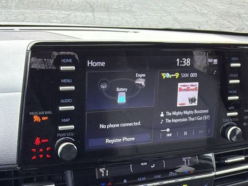 Used 2024 Toyota Sienna XLE image 14