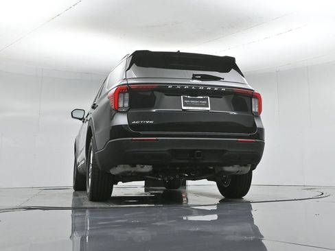 New 2026 Ford Explorer Active RWD image 49