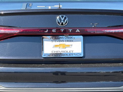 Used 2025 Volkswagen Jetta SE image 45