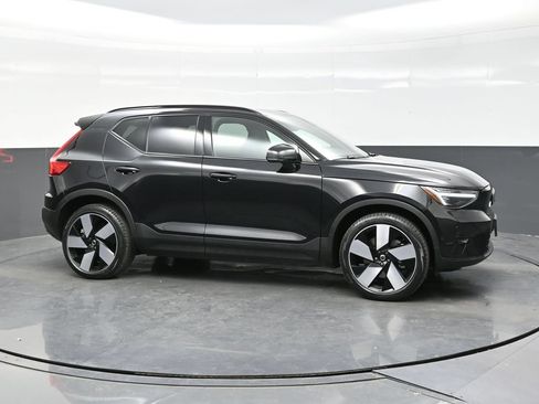 Used 2023 Volvo XC40 Recharge Ultimate w/ Protection Package Premier AWD/4WD image 8