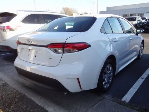 Used 2023 Toyota Corolla LE image 4