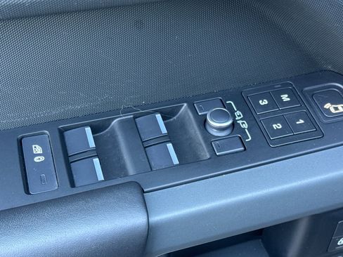 Certified 2022 Land Rover Defender 110 X image 11