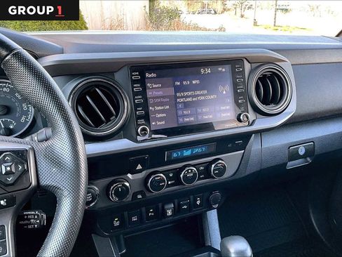 Used 2022 Toyota Tacoma TRD Off-Road w/ Technology Package AWD/4WD image 7