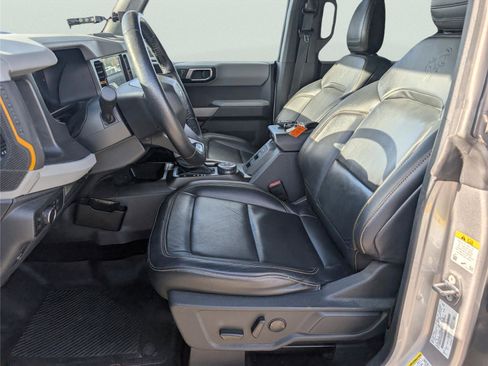 Used 2022 Ford Bronco Badlands image 11