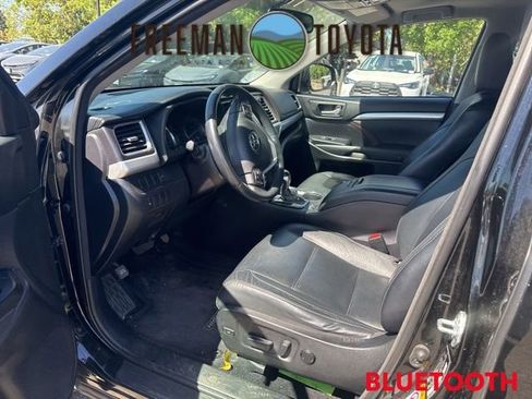 Used 2015 Toyota Highlander XLE AWD/4WD image 7