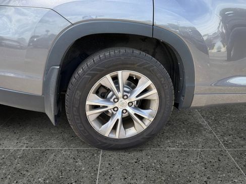 Used 2015 Toyota Highlander XLE AWD/4WD image 10