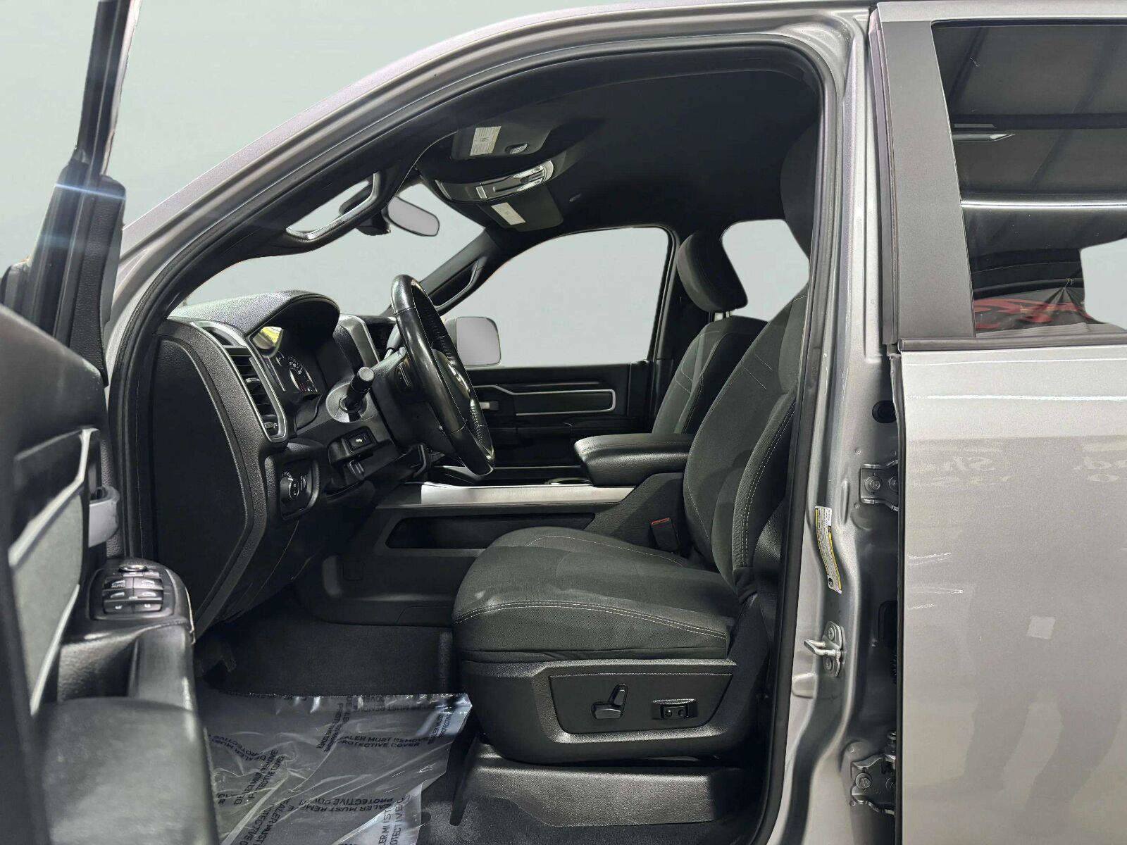 Used 2021 RAM 2500 Big Horn w/ Night Edition AWD/4WD image 18