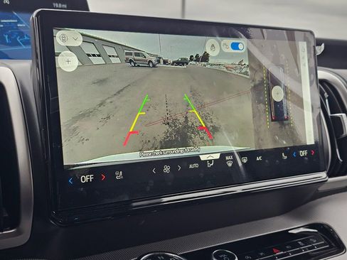 New 2026 Ford Expedition Active image 21