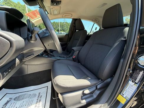 Used 2025 Toyota Corolla LE FWD image 8