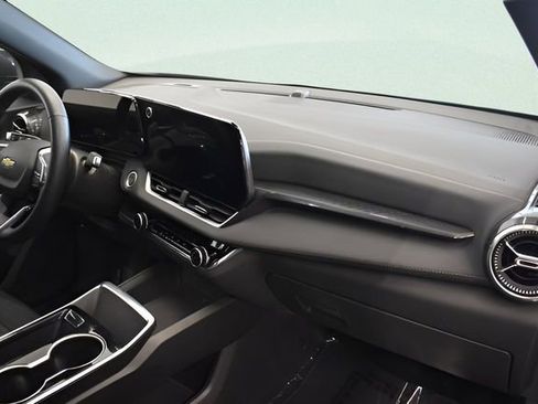 Used 2025 Chevrolet Equinox LT AWD/4WD image 18