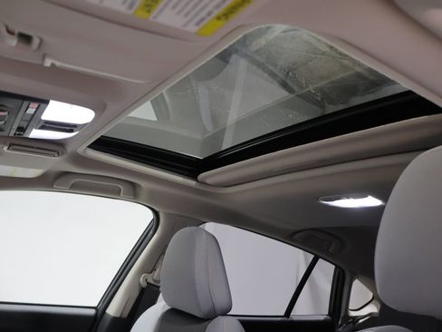 Used 2022 Subaru Crosstrek 2.0i Premium w/ Moonroof Package AWD/4WD image 32
