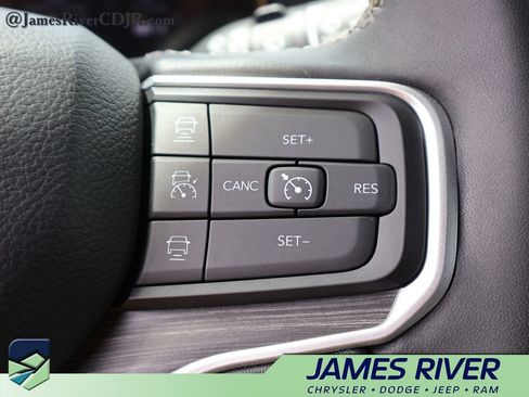 Used 2024 Jeep Wagoneer Series II w/ Flexible Seating Group AWD/4WD image 29