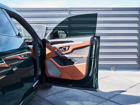 Used 2023 Lamborghini Urus S image 25