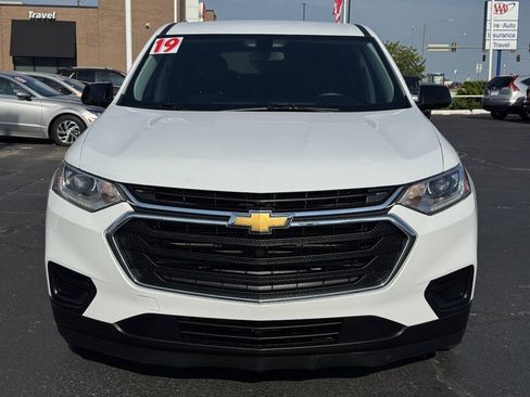 Used 2019 Chevrolet Traverse LS FWD image 2