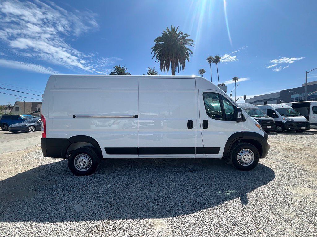 Used 2025 RAM ProMaster 2500 w/ Convenience Group FWD image 4